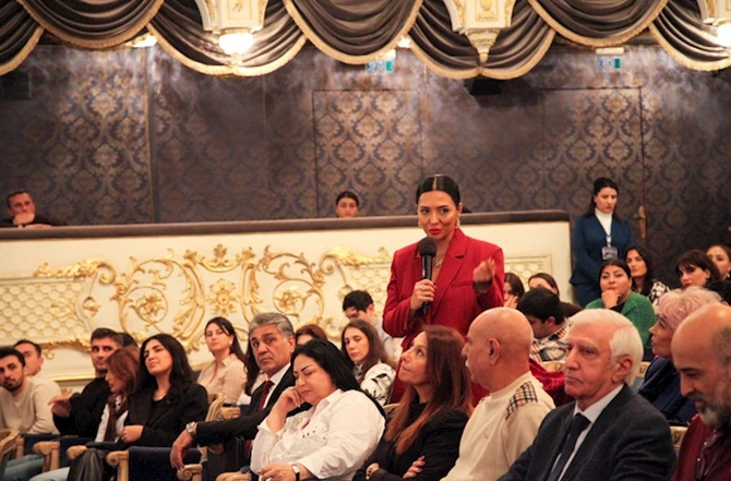 Teatr sahəsində islahatların aparılması prioritet istiqamətlərdəndir — Mədəniyyət naziri (FOTOLAR)