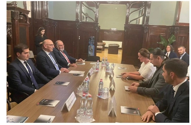 Elçin Əmirbəyov Macarıstanın yüksəkvəzifəli şəxsləri ilə görüşüb — FOTOLAR Elçin Əmirbəyov Macarıstanın yüksəkvəzifəli şəxsləri ilə görüşüb — FOTOLAR