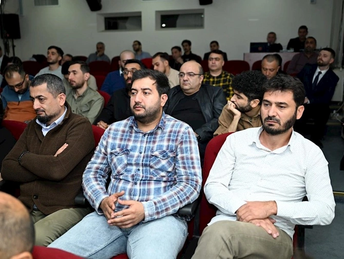Mədəniyyət naziri film layihələri müsabiqəsinin qalibləri ilə görüşdü — FOTOLAR
