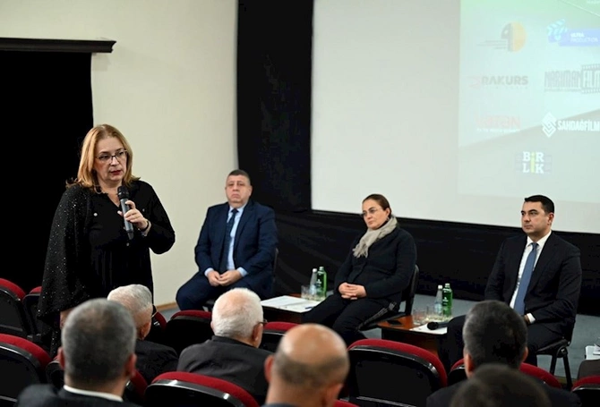Mədəniyyət naziri film layihələri müsabiqəsinin qalibləri ilə görüşdü — FOTOLAR