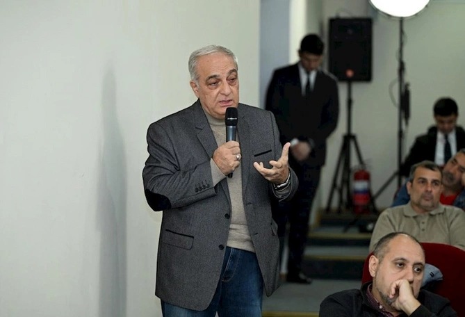 Mədəniyyət naziri film layihələri müsabiqəsinin qalibləri ilə görüşdü — FOTOLAR