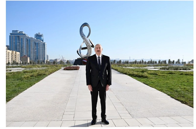 İlham Əliyev Zəfər parkının açılışında — FOTOLAR (YENİLƏNİB)
