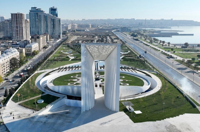 İlham Əliyev Zəfər parkının açılışında — FOTOLAR (YENİLƏNİB)
