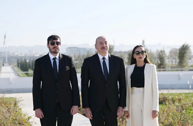 İlham Əliyev Zəfər parkının açılışında — FOTOLAR (YENİLƏNİB)