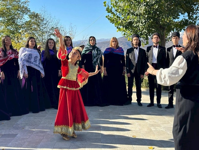 Azad torpaqlarda bayram konsertləri təşkil olunub — FOTOLAR