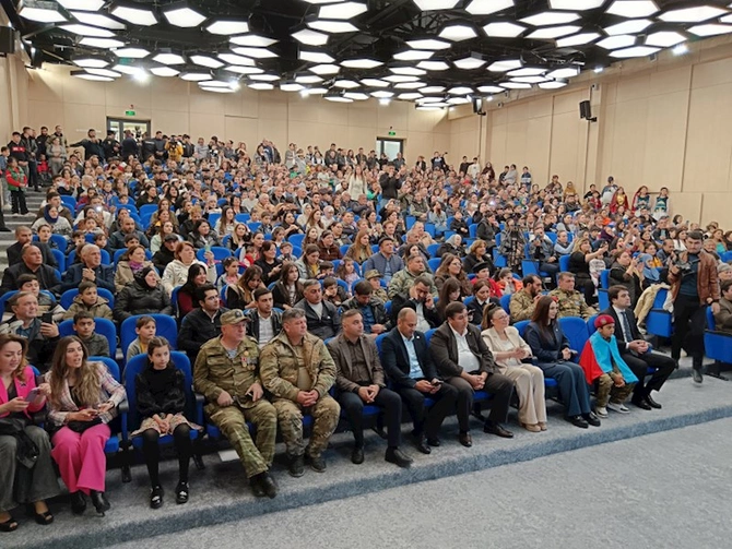 Füzulidə Zəfər Günü münasibətilə konsert olub — FOTOLAR Füzulidə Zəfər Günü münasibətilə konsert olub — FOTOLAR