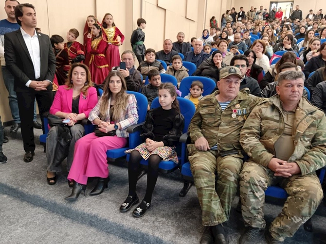 Füzulidə Zəfər Günü münasibətilə konsert olub — FOTOLAR Füzulidə Zəfər Günü münasibətilə konsert olub — FOTOLAR