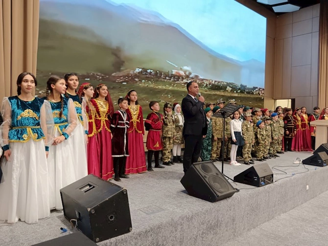 Füzulidə Zəfər Günü münasibətilə konsert olub — FOTOLAR Füzulidə Zəfər Günü münasibətilə konsert olub — FOTOLAR
