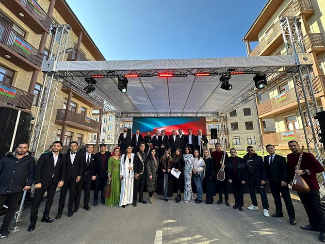 Azad torpaqlarda bayram konsertləri təşkil olunub — FOTOLAR