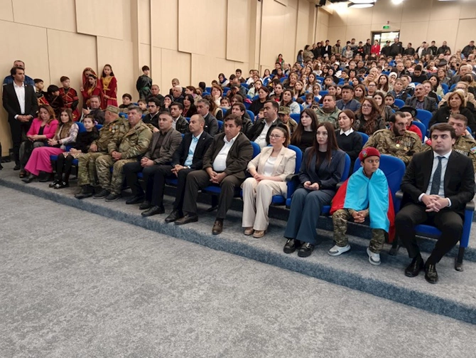 Füzulidə Zəfər Günü münasibətilə konsert olub — FOTOLAR Füzulidə Zəfər Günü münasibətilə konsert olub — FOTOLAR