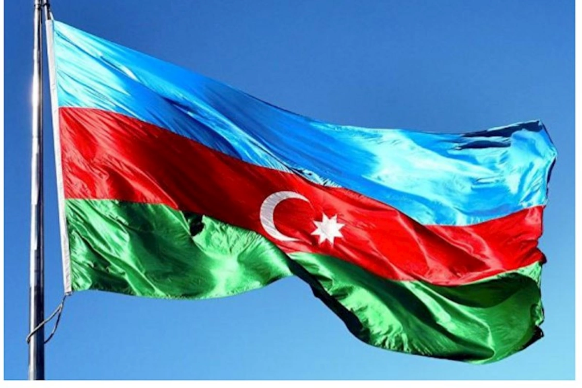 Bayrağımız qürurumuzdur — ŞƏRH