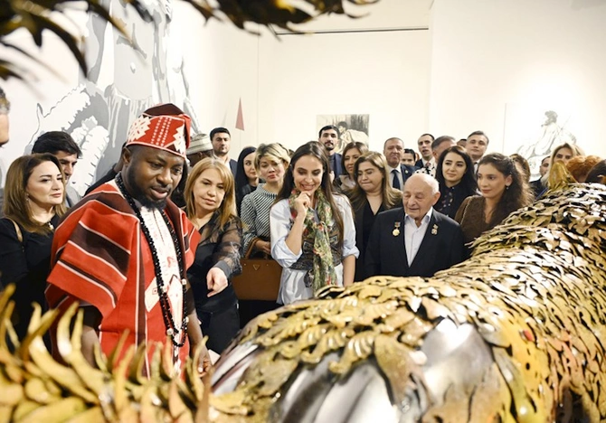 Leyla Əliyeva “Yenidən doğulmuş gözəllik” adlı sərgidə — FOTOLAR Leyla Əliyeva “Yenidən doğulmuş gözəllik” adlı sərgidə — FOTOLAR