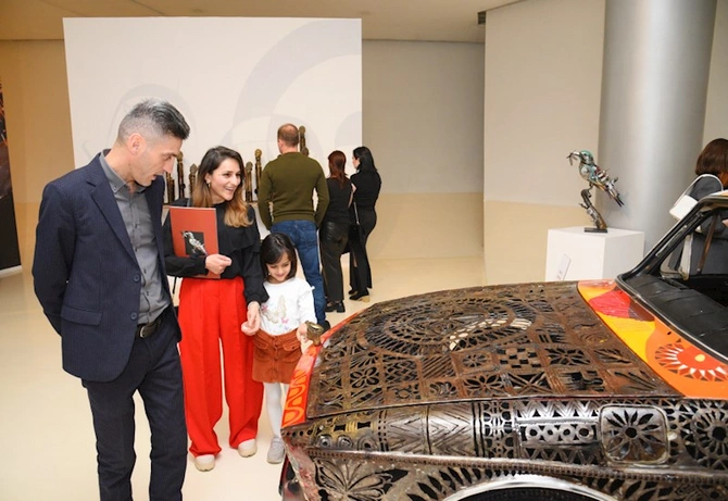 Leyla Əliyeva “Yenidən doğulmuş gözəllik” adlı sərgidə — FOTOLAR Leyla Əliyeva “Yenidən doğulmuş gözəllik” adlı sərgidə — FOTOLAR
