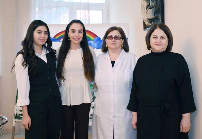Leyla Əliyeva onlarla birgə rəqs etdi — FOTOLAR Leyla Əliyeva onlarla birgə rəqs etdi — FOTOLAR