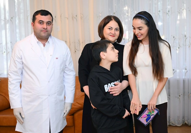 Leyla Əliyeva onlarla birgə rəqs etdi — FOTOLAR Leyla Əliyeva onlarla birgə rəqs etdi — FOTOLAR