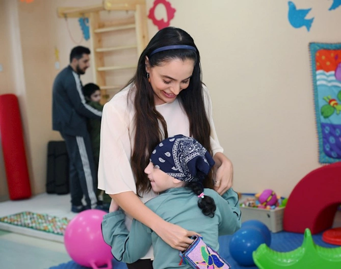 Leyla Əliyeva onlarla birgə rəqs etdi — FOTOLAR Leyla Əliyeva onlarla birgə rəqs etdi — FOTOLAR