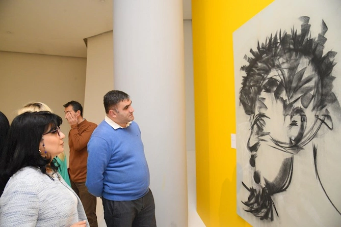 Leyla Əliyeva “Yenidən doğulmuş gözəllik” adlı sərgidə — FOTOLAR Leyla Əliyeva “Yenidən doğulmuş gözəllik” adlı sərgidə — FOTOLAR