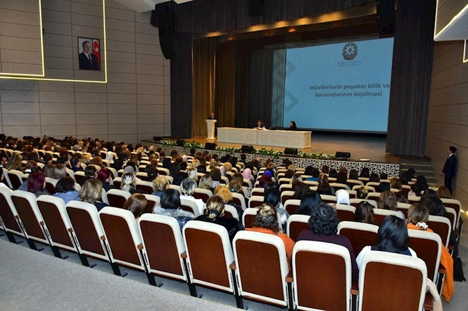Musiqi müəllimlərinin peşə bacarıqlarının qiymətləndirilməsi ilə bağlı sessiya keçirilib — FOTOLAR