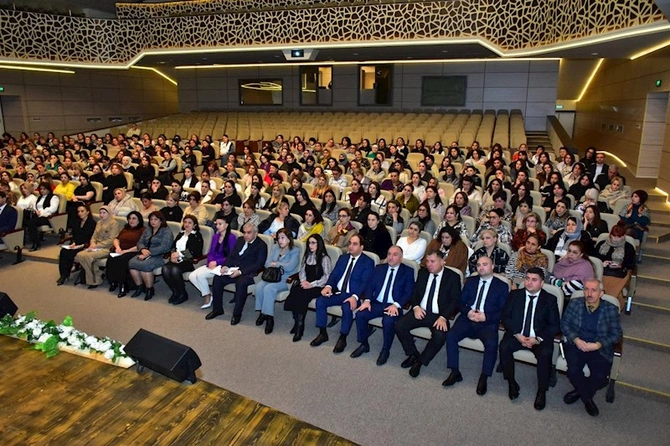 Musiqi müəllimlərinin peşə bacarıqlarının qiymətləndirilməsi ilə bağlı sessiya keçirilib — FOTOLAR