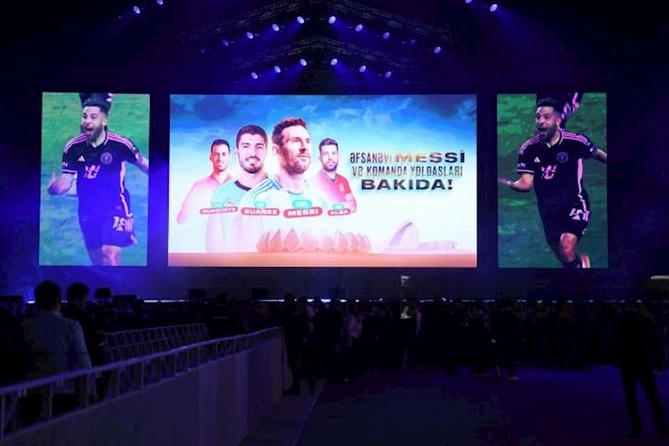 Messi və komanda yoldaşlarının Bakıda fanatlarla görüşü keçirilib — FOTOLAR (VİDEO)