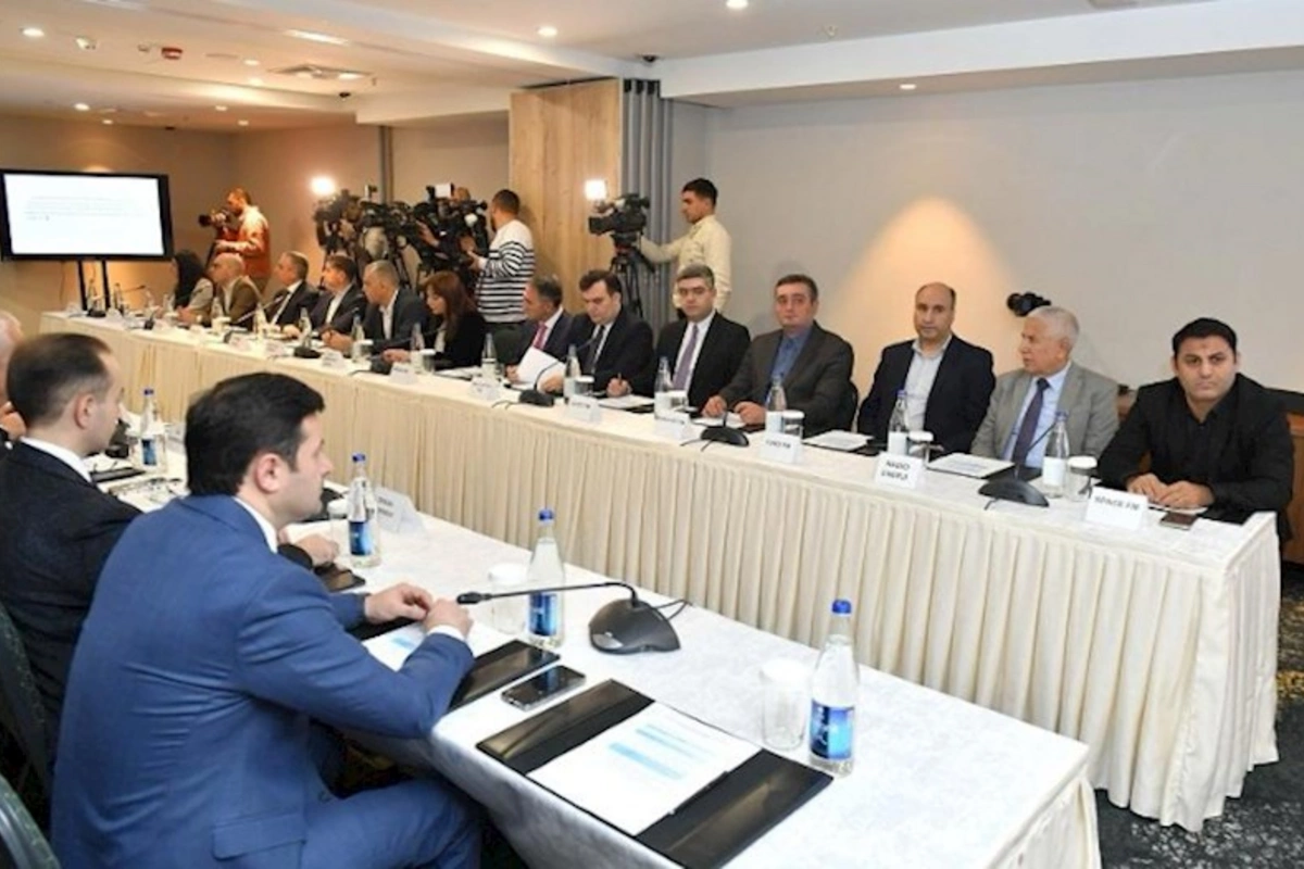 “Azərbaycan Respublikasında radio yayımın dünəni, bu günü və sabahı” mövzusunda seminar keçirilib — FOTOLAR