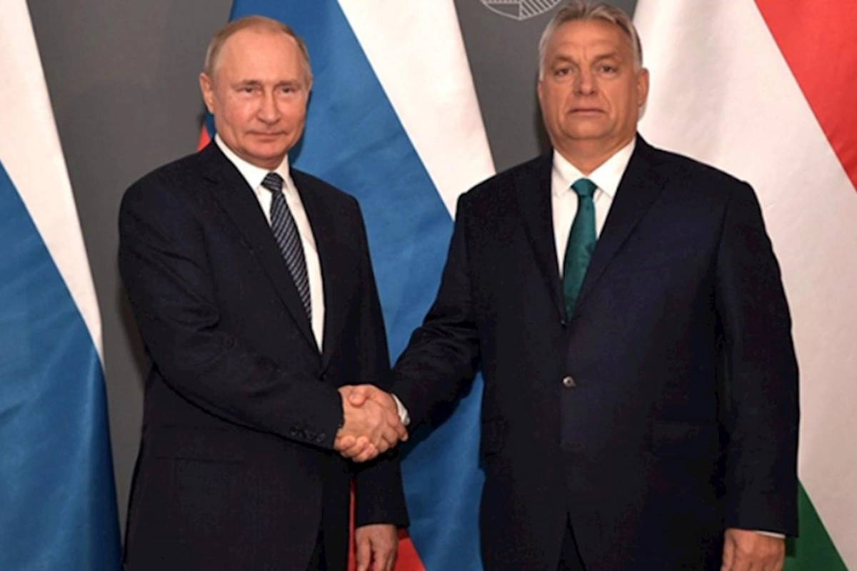 Putin Orbanla telefonla danışdı