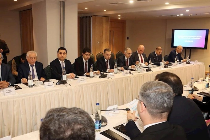 “Azərbaycan Respublikasında radio yayımın dünəni, bu günü və sabahı” mövzusunda seminar keçirilib — FOTOLAR