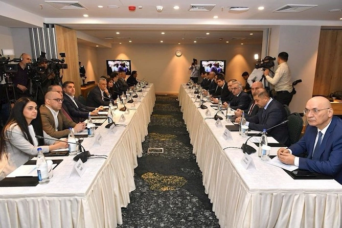 “Azərbaycan Respublikasında radio yayımın dünəni, bu günü və sabahı” mövzusunda seminar keçirilib — FOTOLAR