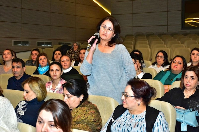 Musiqi müəllimlərinin peşə bacarıqlarının qiymətləndirilməsi ilə bağlı sessiya keçirilib — FOTOLAR