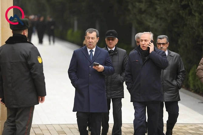 Dövlət və hökumət rəsmiləri ümummilli lider Heydər Əliyevin xatirəsini yad edirlər — FOTOLAR (YENİLƏNDİ)