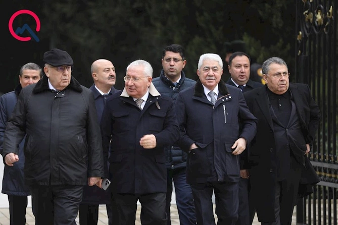 Dövlət və hökumət rəsmiləri ümummilli lider Heydər Əliyevin xatirəsini yad edirlər — FOTOLAR (YENİLƏNDİ)