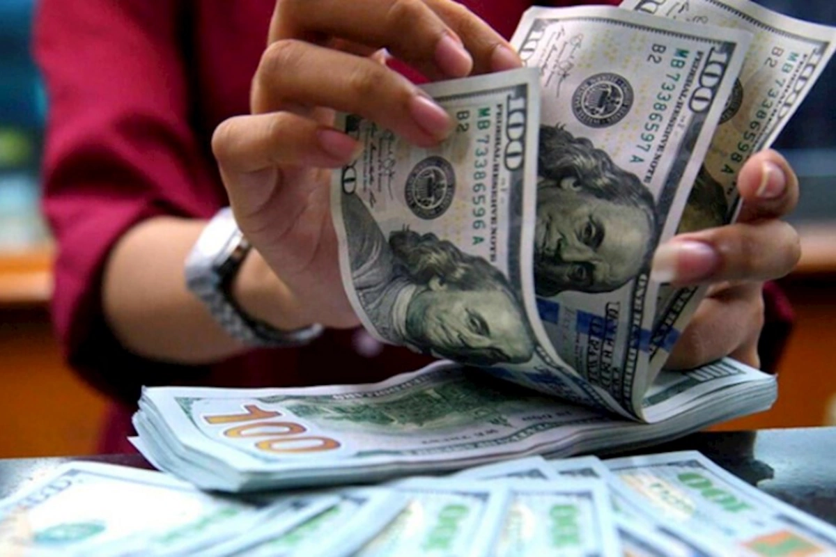Bu gün banklara 70 milyon dollar satılıb