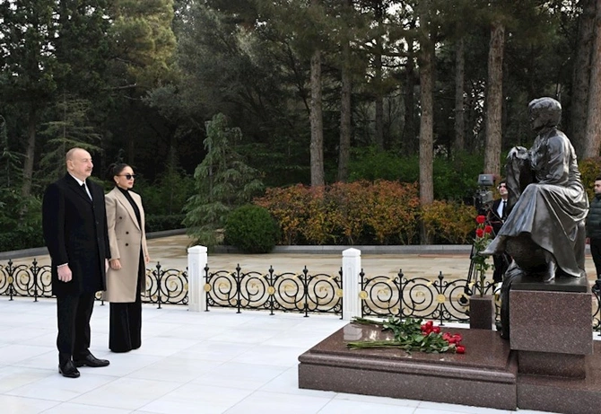 Prezident və birinci xanım Heydər Əliyevin məzarını ziyarət etdi — YENİLƏNİB (FOTOLAR)