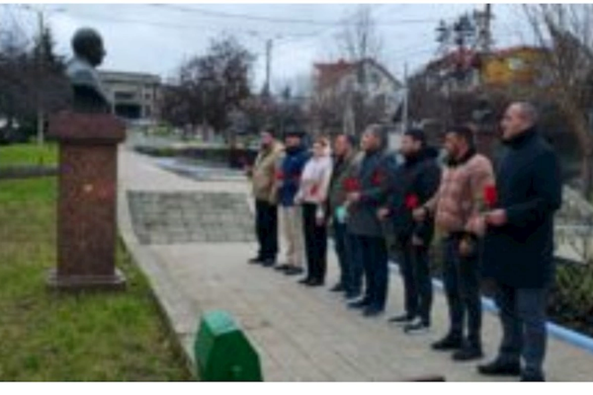 Ulu öndər Heydər Əliyev Moldovada anıldı — FOTOLAR
