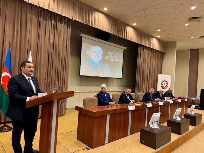 Sankt-Peterburqda Heydər Əliyevə həsr olunan sənədli film nümayiş olundu — FOTOLAR