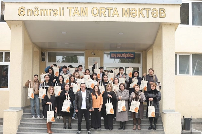 Rəqəmsal dünyanı qadınlar üçün təhlükəsiz mühitə çevirək! şüarı altında kampaniya başa çatdı — FOTOLAR
