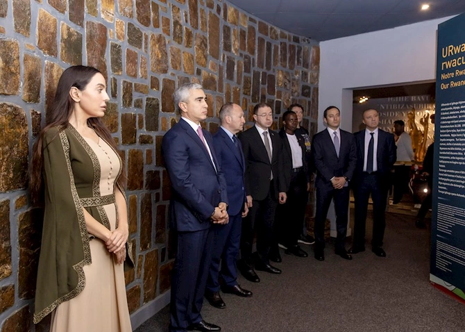 Leyla Əliyeva Kiqali Soyqırımı Memorialını ziyarət etdi — FOTOLAR Leyla Əliyeva Kiqali Soyqırımı Memorialını ziyarət etdi — FOTOLAR