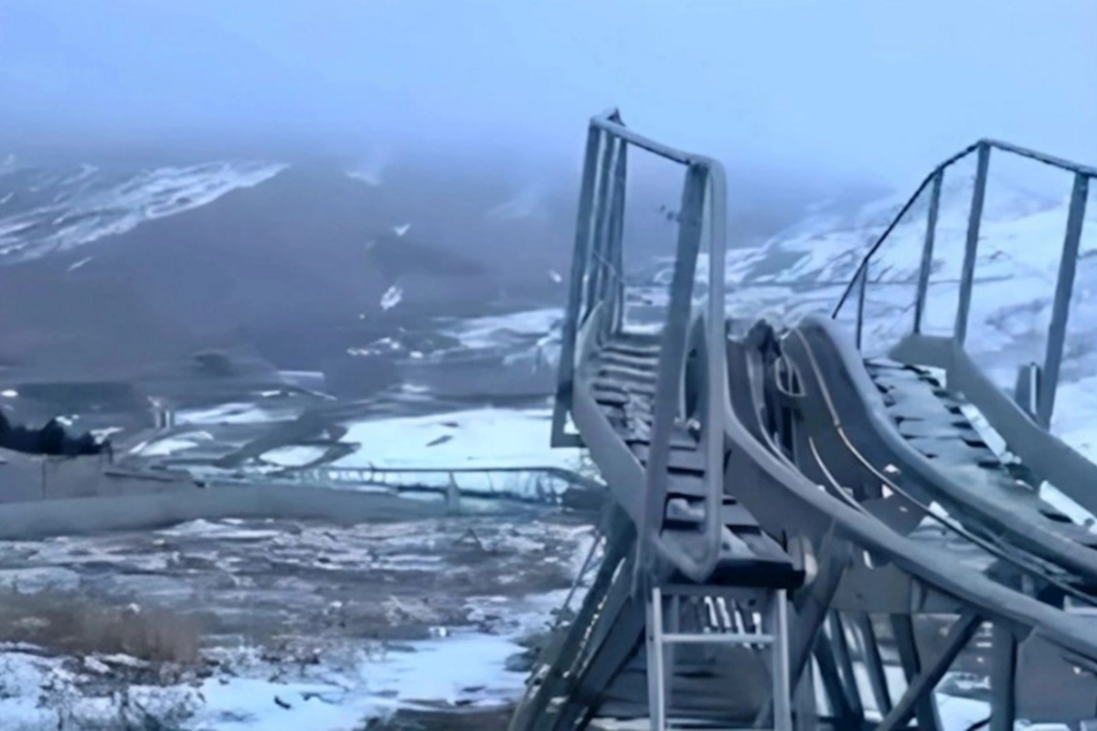 Şahdağdakı Roller Coasterdə texniki problem: İnsanlar relslərin üzərində qaldılar (VİDEO)