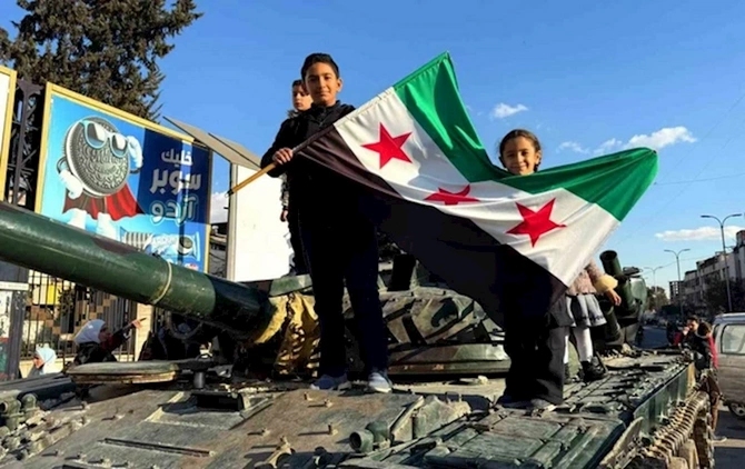 Əsədin tankları uşaqların oyuncağına çevrilib — FOTOLAR Əsədin tankları uşaqların oyuncağına çevrilib — FOTOLAR