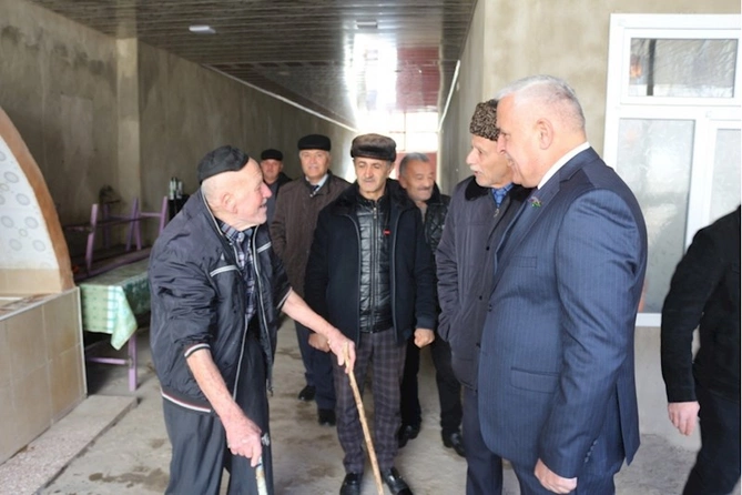 Millət vəkili Vüqar Rəhimzadə Ordubadın Nüsnüs və Gənzə kəndlərinin ən yaşlı sakinlərini evlərində ziyarət edib — FOTOLAR