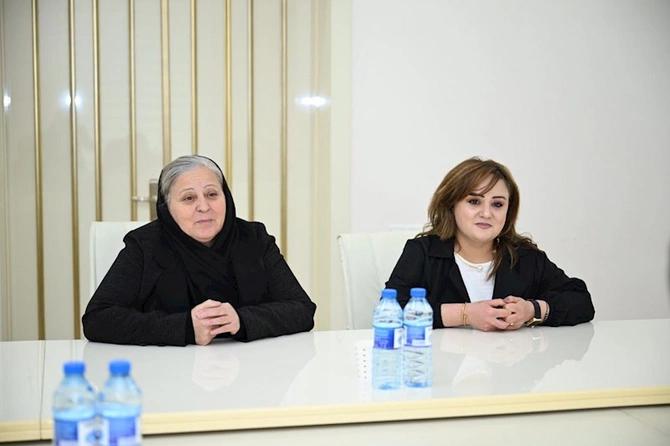Mədəniyyət naziri Kürdəmirdə vətəndaşları qəbul edib — FOTOLAR Mədəniyyət naziri Kürdəmirdə vətəndaşları qəbul edib — FOTOLAR