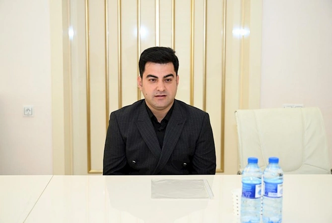 Mədəniyyət naziri Kürdəmirdə vətəndaşları qəbul edib — FOTOLAR Mədəniyyət naziri Kürdəmirdə vətəndaşları qəbul edib — FOTOLAR