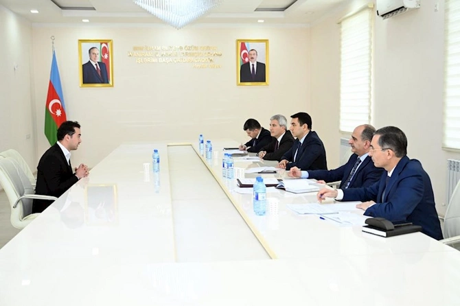 Mədəniyyət naziri Kürdəmirdə vətəndaşları qəbul edib — FOTOLAR Mədəniyyət naziri Kürdəmirdə vətəndaşları qəbul edib — FOTOLAR