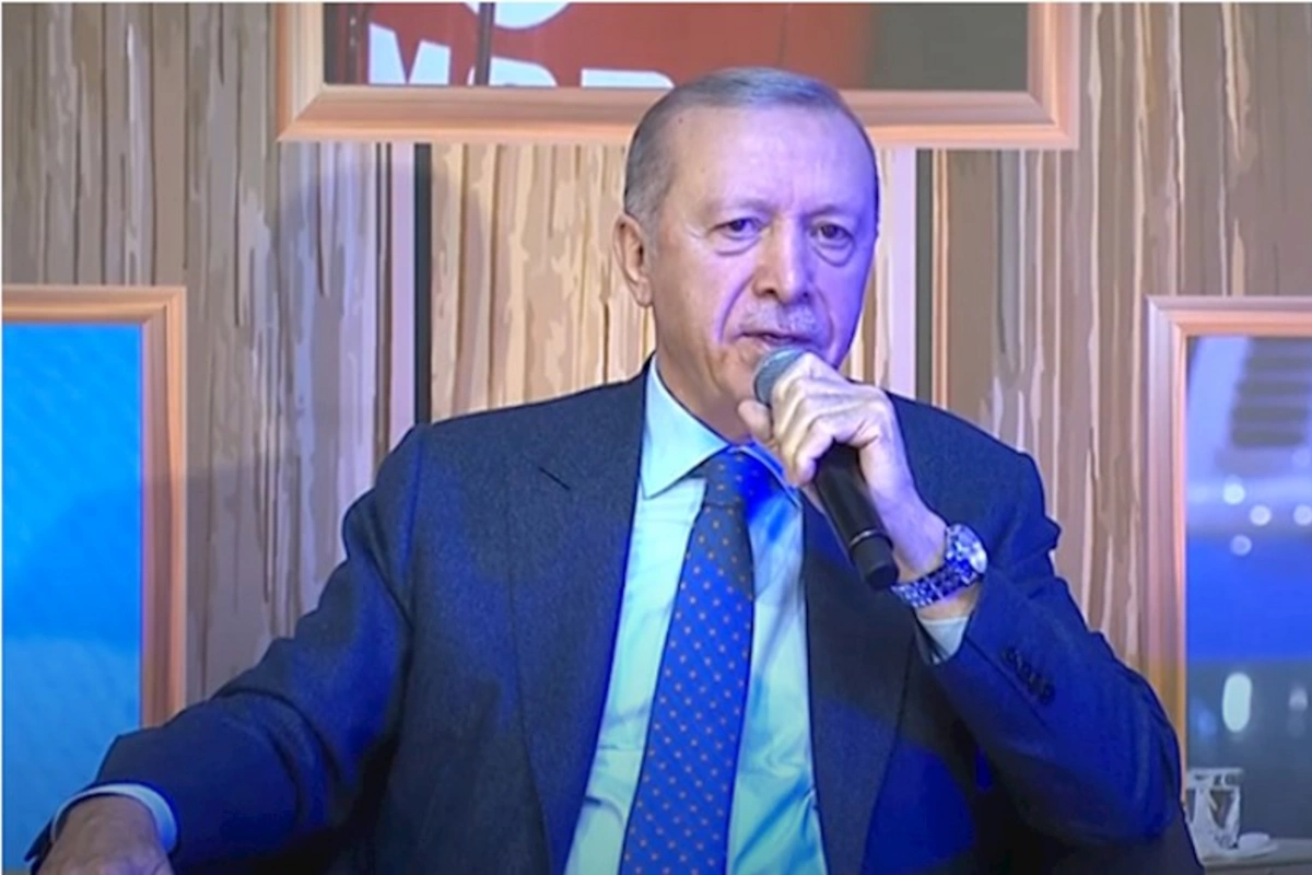 Ərdoğan Sarı gəlin oxudu — VİDEO
