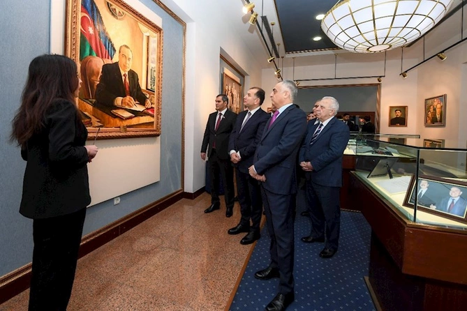 Naxçıvanda “Heydər Əliyev və Azərbaycan həmkarlar ittifaqları” mövzusunda konfrans keçirilib — FOTOLAR