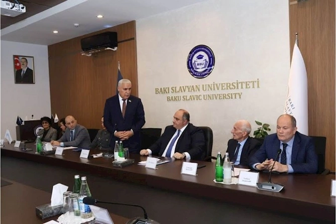 Bakı Slavyan Universitetində Şirməmməd Hüseynovun 100 illiyinə həsr olunmuş tədbir keçirilib — FOTOLAR Bakı Slavyan Universitetində Şirməmməd Hüseynovun 100 illiyinə həsr olunmuş tədbir keçirilib — FOTOLAR