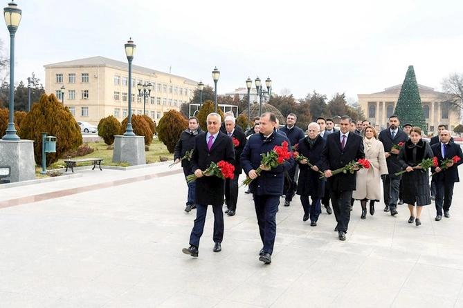 Naxçıvanda “Heydər Əliyev və Azərbaycan həmkarlar ittifaqları” mövzusunda konfrans keçirilib — FOTOLAR