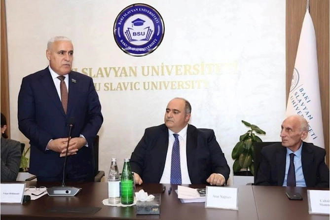Bakı Slavyan Universitetində Şirməmməd Hüseynovun 100 illiyinə həsr olunmuş tədbir keçirilib — FOTOLAR Bakı Slavyan Universitetində Şirməmməd Hüseynovun 100 illiyinə həsr olunmuş tədbir keçirilib — FOTOLAR