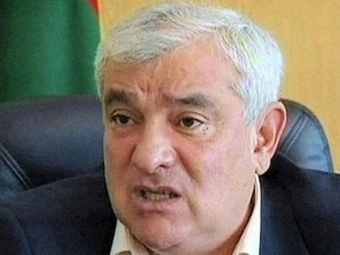Xalq yazıçısı ağır əməliyyat keçirib — FOTO