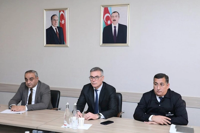 Azəriqaz İB-nin baş direktoru ilin sonuncu vətəndaş qəbulunu Gəncədə keçirdi — FOTOLAR Azəriqaz İB-nin baş direktoru ilin sonuncu vətəndaş qəbulunu Gəncədə keçirdi — FOTOLAR